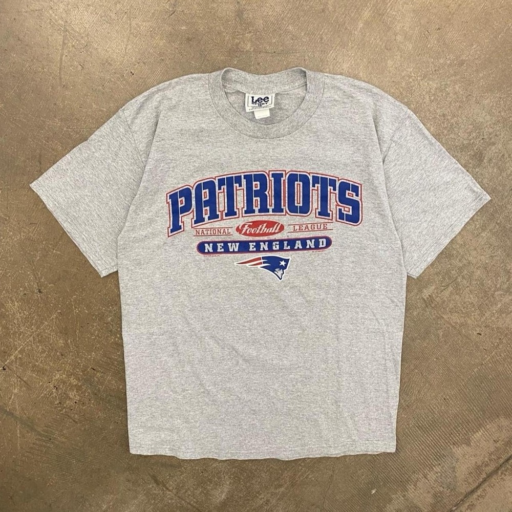 Vintage New England Patriots NFL Lee Sport 90s Football T-Shirt Size Large